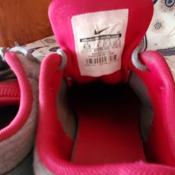 NIKE - Picture 8 of 8